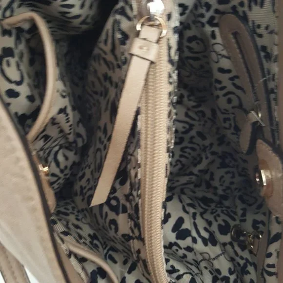 Jessica Simpson Light Blush Large Handbag Hobo Purse with Gold Studs and Strap - Picture 14 of 16